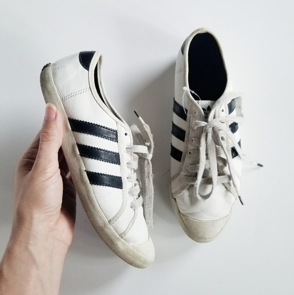 adidas sleek series low white